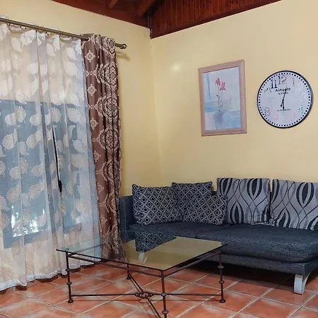 아파트 Aptos Monasterio De San Antonio 6 *