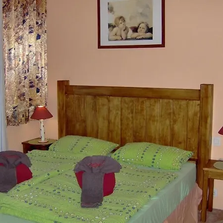 Aptos Monasterio De San Antonio 6 Appartement